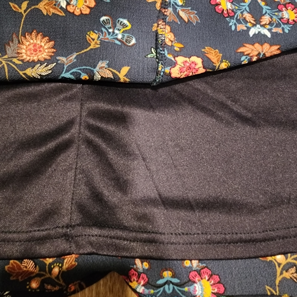 Francesca's Miami | High-Neck Floral Dress | size S - Picture 3 of 3